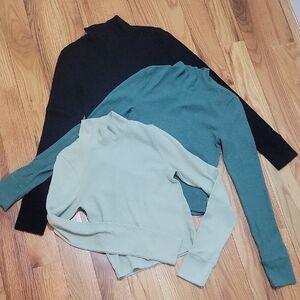 Women's Black, Teal And Light Green Lot Of 3 Cropped Mock Neck Tops